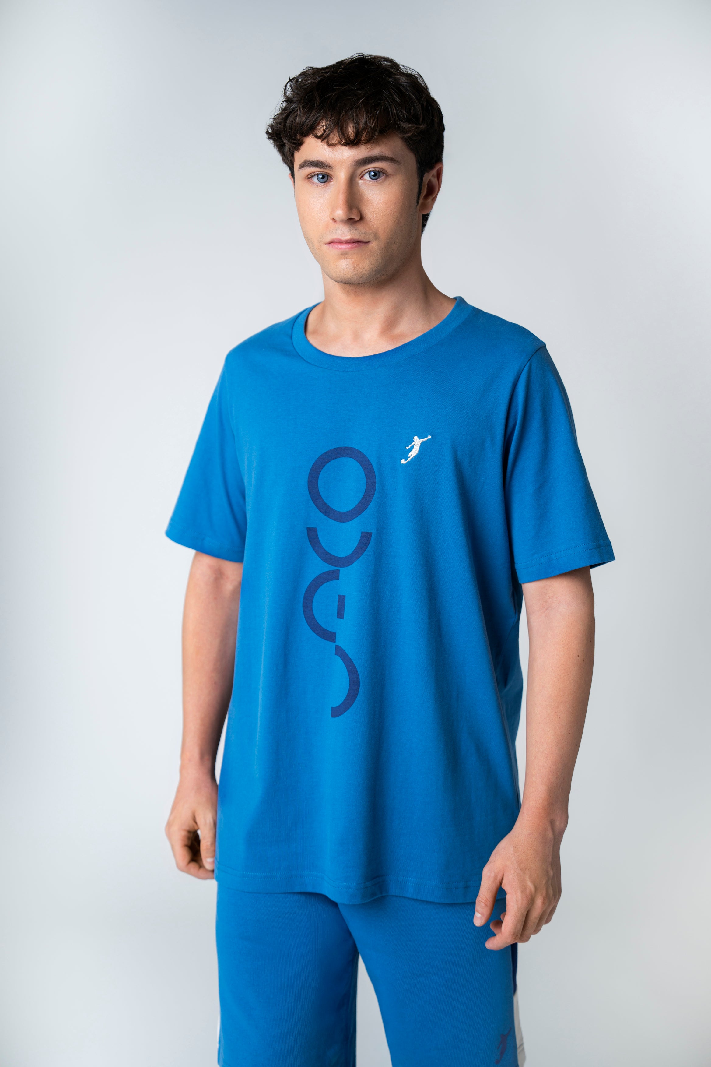 Collection of Camiseta Essential UACO azul in a gallery layout